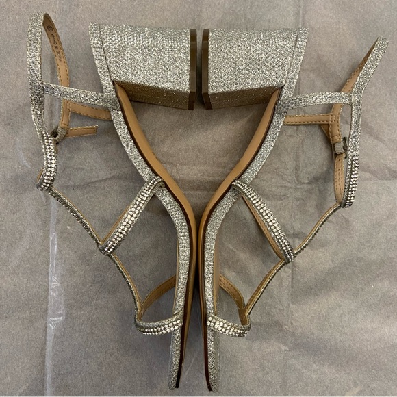 Gorgeous like-new bling sandals - Picture 6 of 10